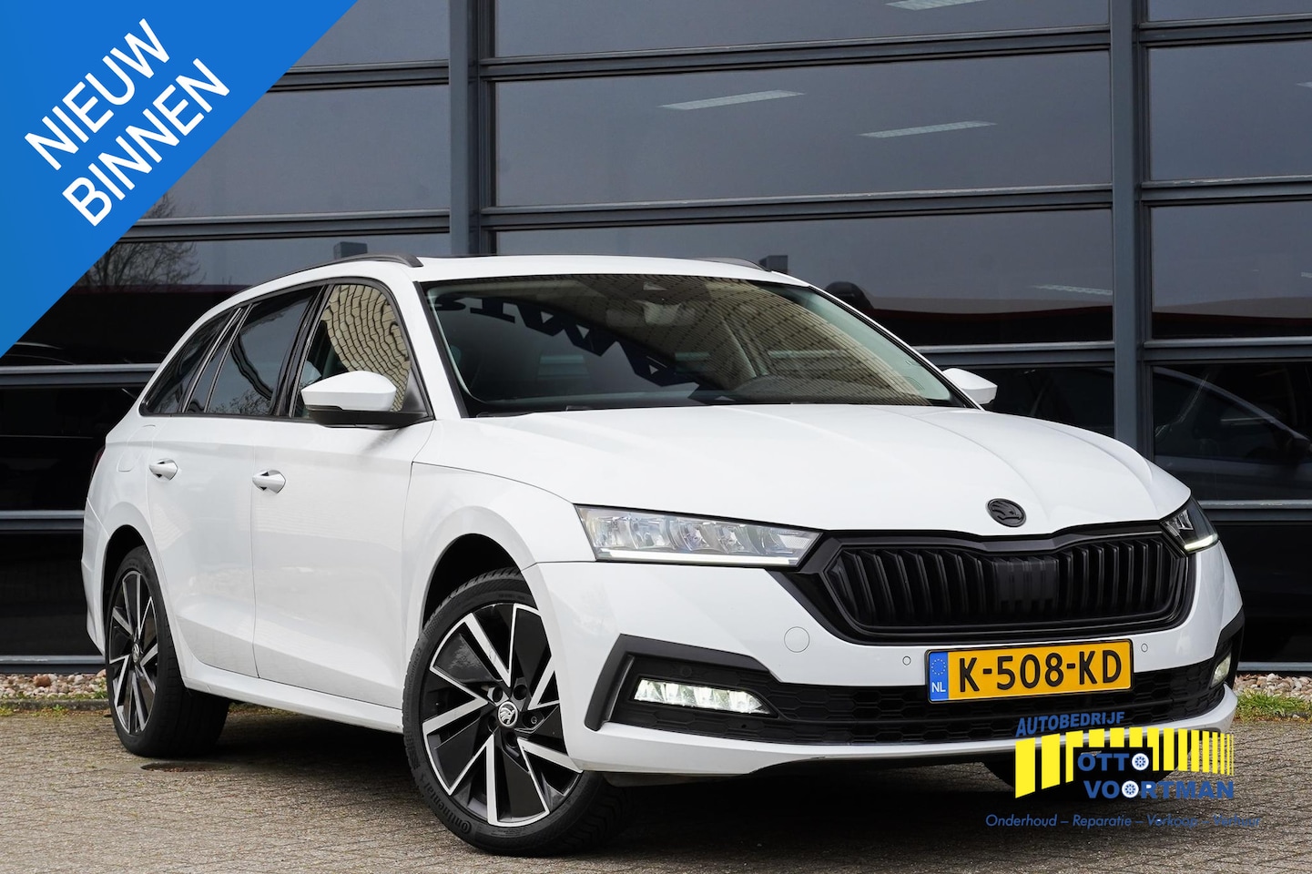 Skoda Octavia Combi - 1.4 TSI iV PHEV Buss. Ed. Trekhaak|Pano|NL-auto| - AutoWereld.nl