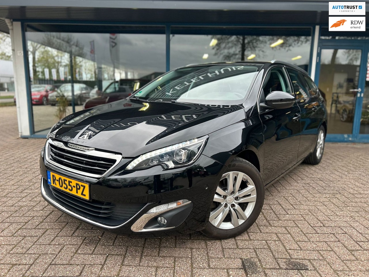 Peugeot 308 SW - 1.2 PureTech Allure|NAV|PDC|Keurige Auto! - AutoWereld.nl
