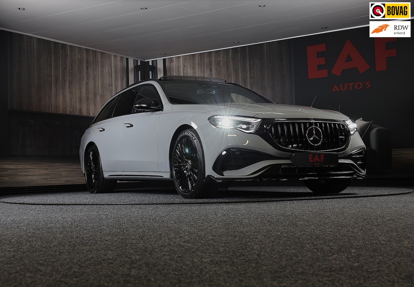 Mercedes-Benz E-klasse Estate - 300 e AMG 53 Look / HYPERSCREEN / Massage / Burmester 4D / Head Up / 360 Camera / Acc / Op - AutoWereld.nl