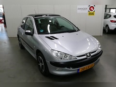 Peugeot 206 - 1.4 X-LINE 3D AUT XT(Dealeronderhouden)