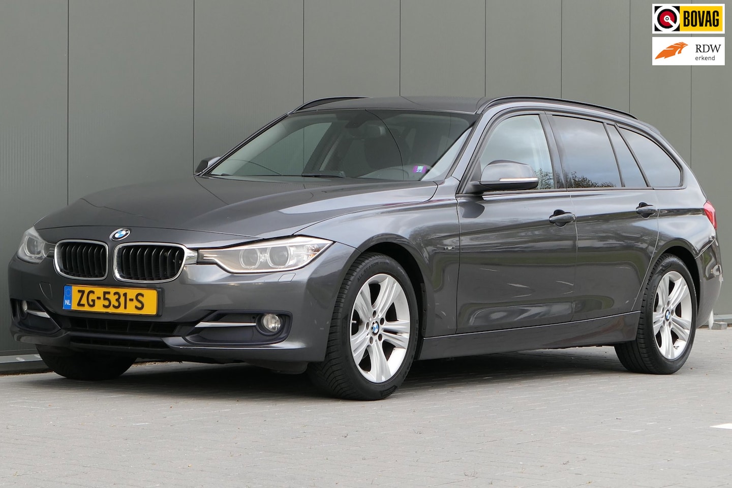 BMW 3-serie Touring - 316d High Executive Leder Navigatie Sportstoelen - AutoWereld.nl