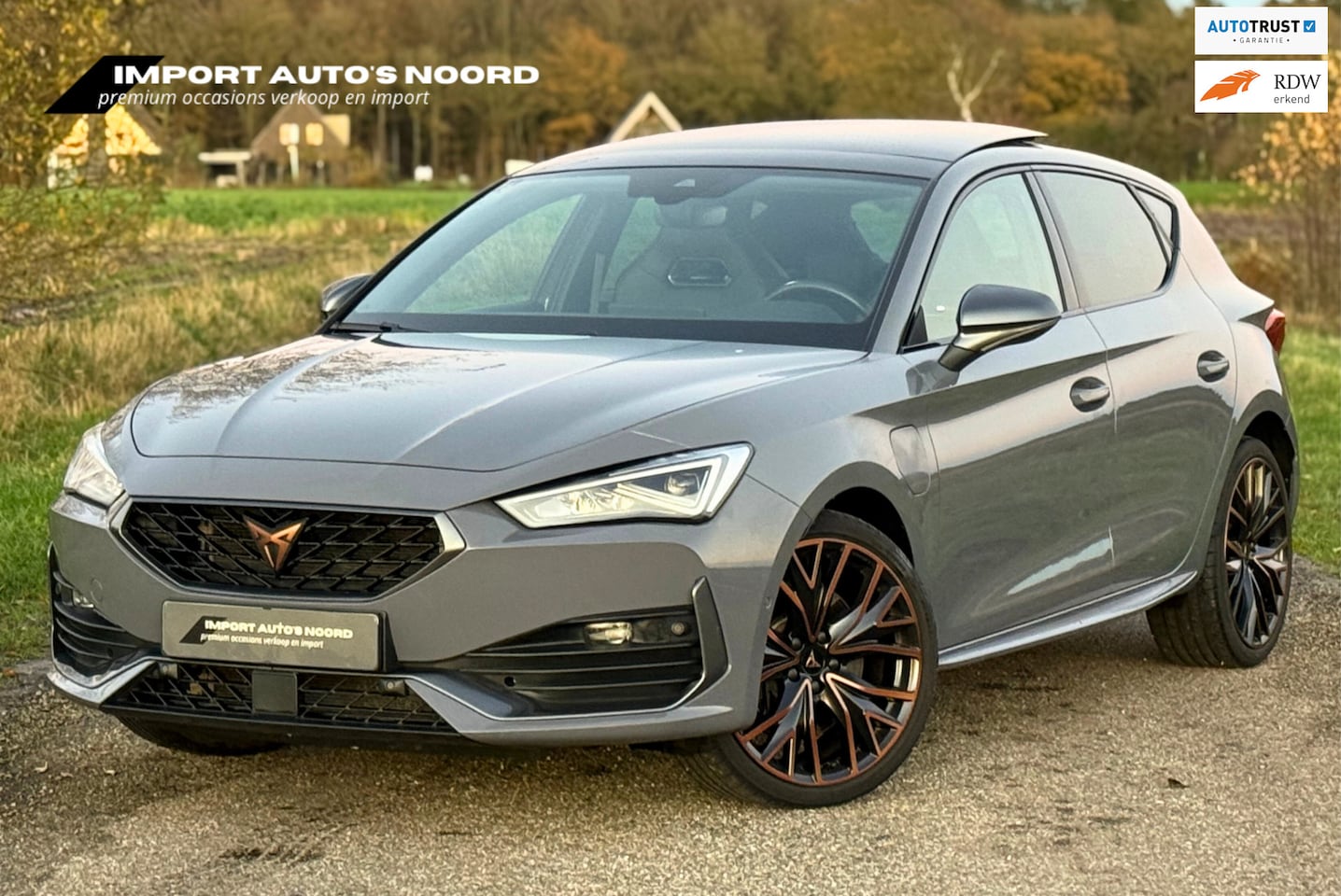 CUPRA Leon - 1.4 e-Hybrid VZ Copper Edition Pano Carplay Camera 19 inch - AutoWereld.nl