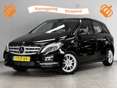 Mercedes-Benz B-klasse - 180 Ambition/ Bi-Xenon/ Stoelverw./ PDC V+A/ Navi/ Airco/ Cruise/ Elek. pakket/ Isofix/ Bl