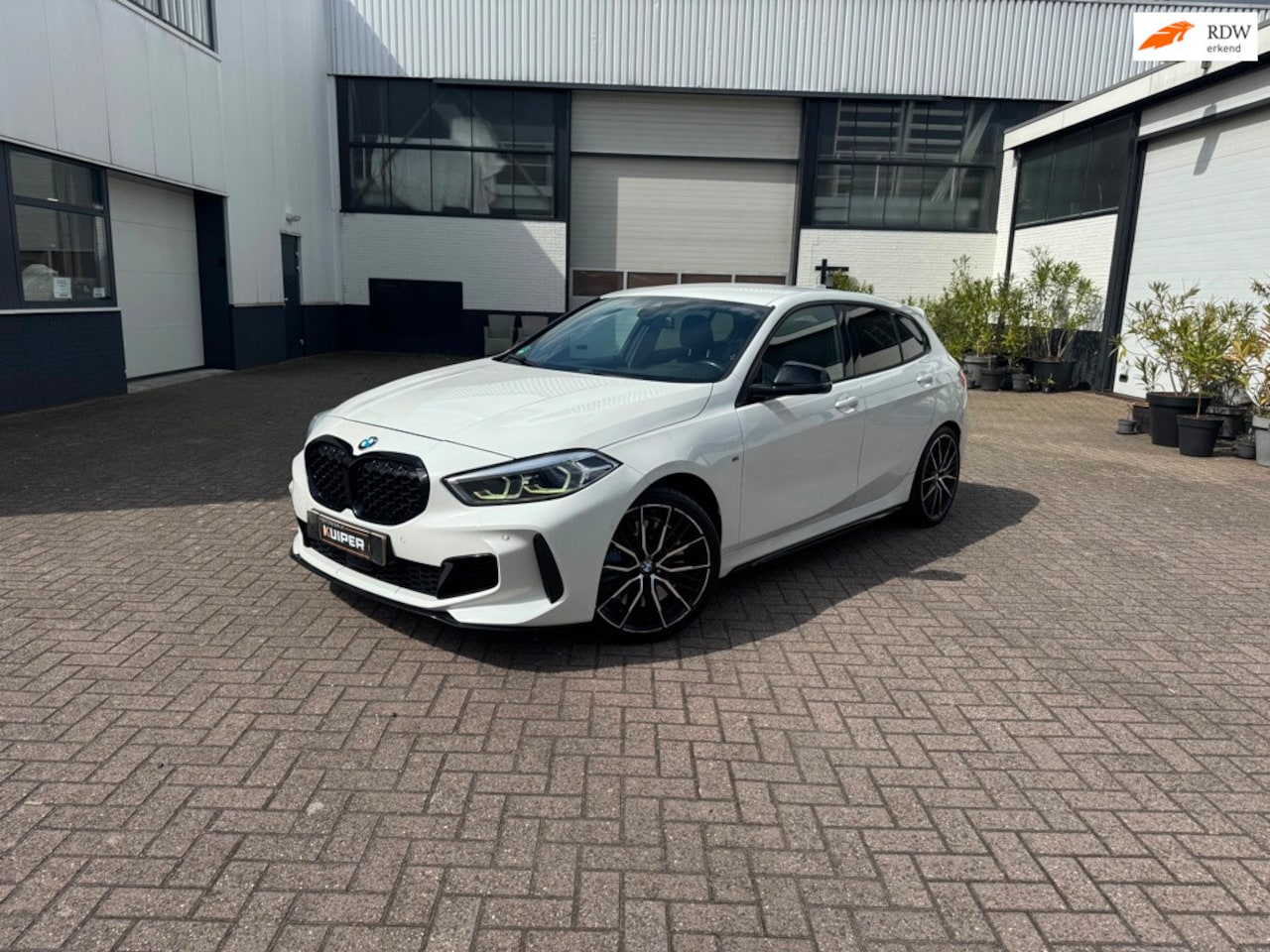 BMW 1-serie - M135i xDrive High Executive M135i xDrive High Executive 306pk - AutoWereld.nl