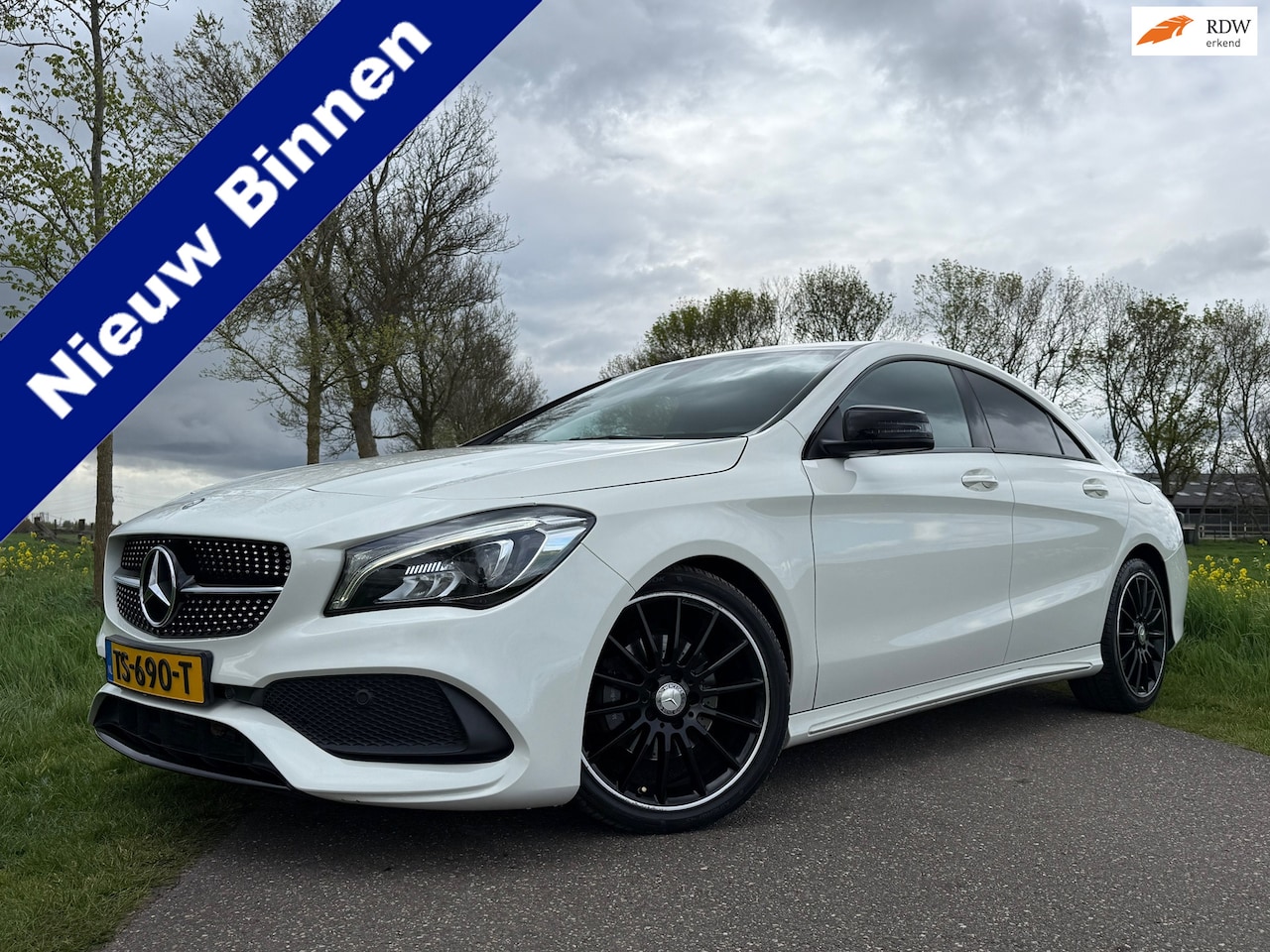 Mercedes-Benz CLA-Klasse - 180 Business Solution AMG | Camera | Leder/Alcantara | Carbon | 18" Velgen | Navi | Clima - AutoWereld.nl