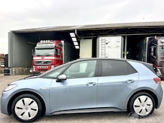 Volkswagen ID.3 - Pro 58kWh 145pk aut - 26dkm nap - navi - camera - massage l+r - keyless - front + line ass
