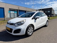Kia Rio - 1.2 CVVT Super Pack 5-DRS Keyless Cruise Airco