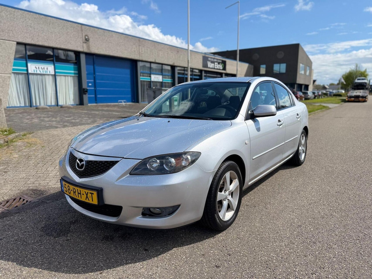 Mazda 3 - 2.0 Executive Trekhaak Airco Velgen NL Auto - AutoWereld.nl