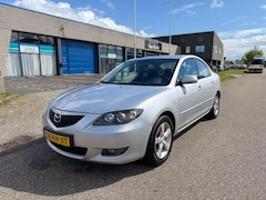 Mazda 3 - 3 2.0 Executive Trekhaak Airco Velgen NL Auto 150 PK
