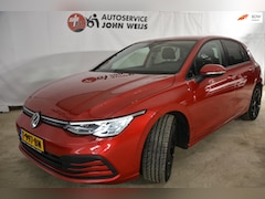 Volkswagen Golf - 8 1.5 TSI Life Business