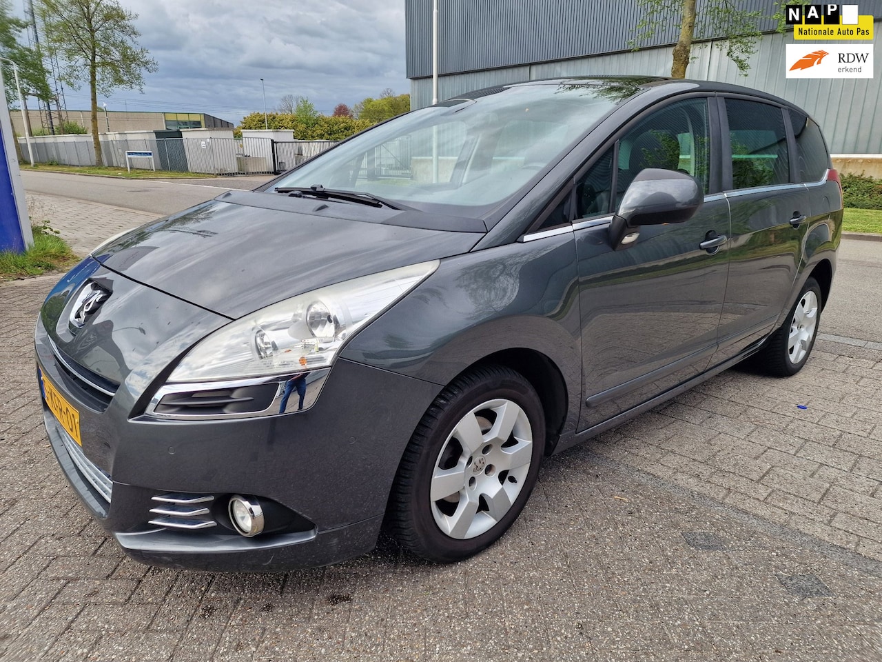 Peugeot 5008 - 1.6 e-HDi Blue Lease 5p. Automaat, Apk, Nap, Inruil mogelijk. - AutoWereld.nl