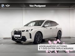 BMW iX - xDrive45 | M Sport Pro | Stoelverwarming | Driving Assistant Plus | Harman/Kardon | Stuurw