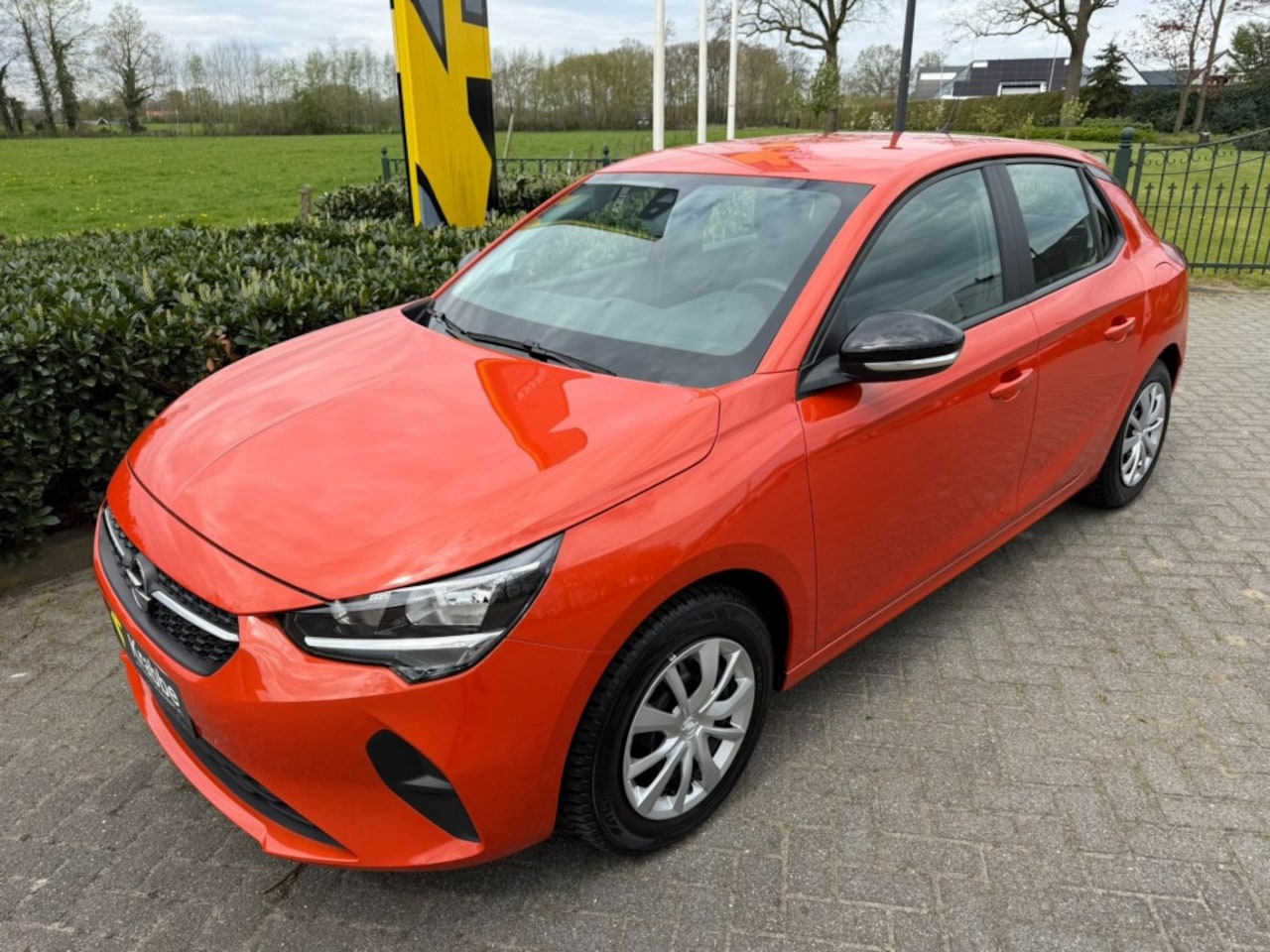 Opel Corsa - 1.2 Edition Cruise / Trekhaak / PDC - AutoWereld.nl