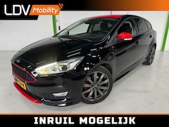 Ford Focus - 1.5 ST-Line Red Edition / Stoelverwarming / Stuurverwarming / Bluetooth / 18 inch / Boekje