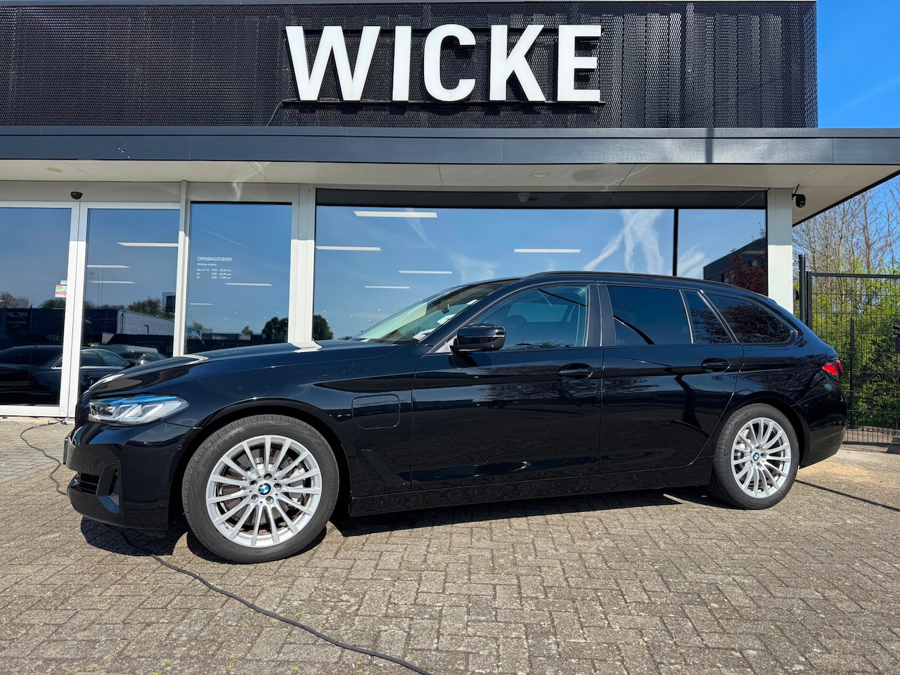 BMW 5-serie Touring - 530e xDrive ACC HUD 360 camera Laser 1 Jaar Garantie ! - AutoWereld.nl