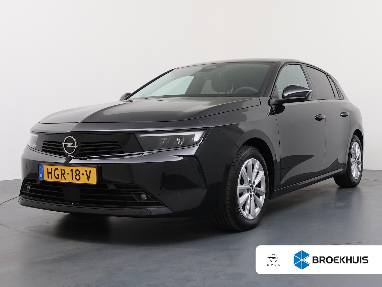 Opel Astra - 1.2 Turbo Business Edition | Achteruitrijcamera | Airco (automatisch) | Cruise control ada - AutoWereld.nl