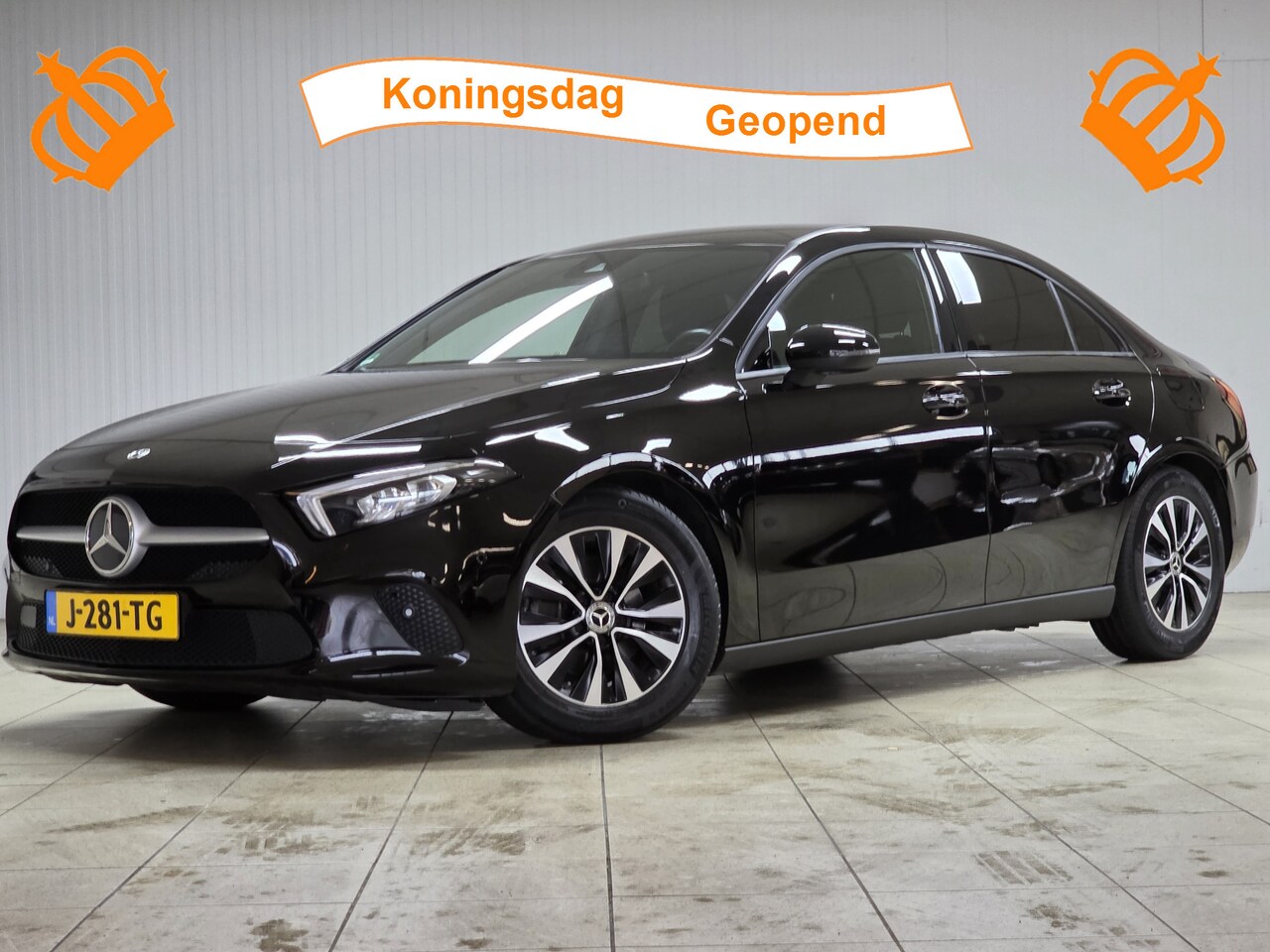 Mercedes-Benz A-klasse - 180 Business Solution/ LED Koplampen/ Wide-Screen/ Stoelverw./ Camera/ Zwarte-Hemel/ 16'' - AutoWereld.nl