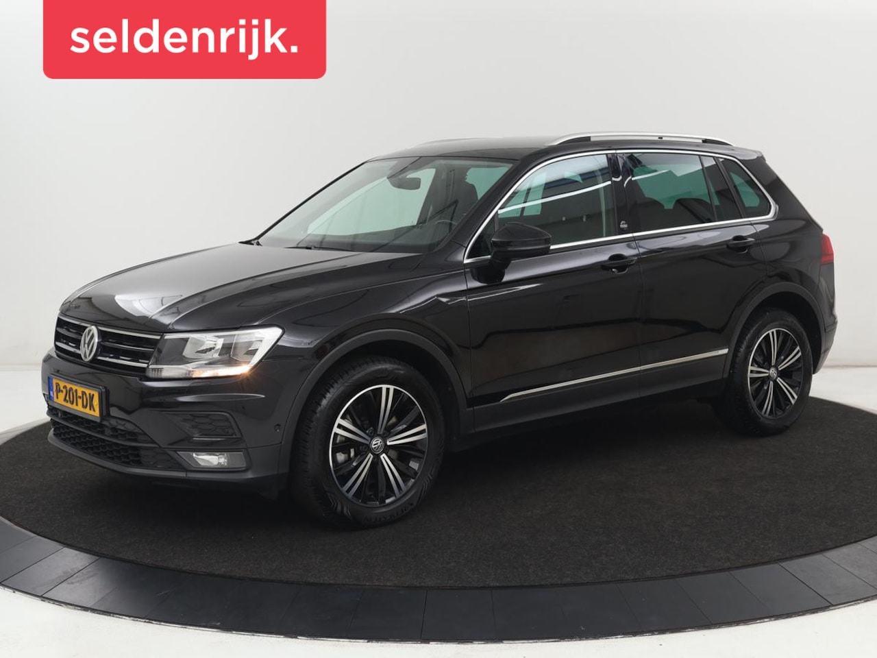 Volkswagen Tiguan - 2.0 TSI 4Motion Highline | Trekhaak | Adaptive cruise | Stoelverwarming | Camera | Carplay - AutoWereld.nl