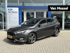 Ford Focus Wagon - 1.0 ST-Line | 140 PK | Stoel/stuur voorruitverwarming | Camera | PDC V+A | 18 inch LMV | D