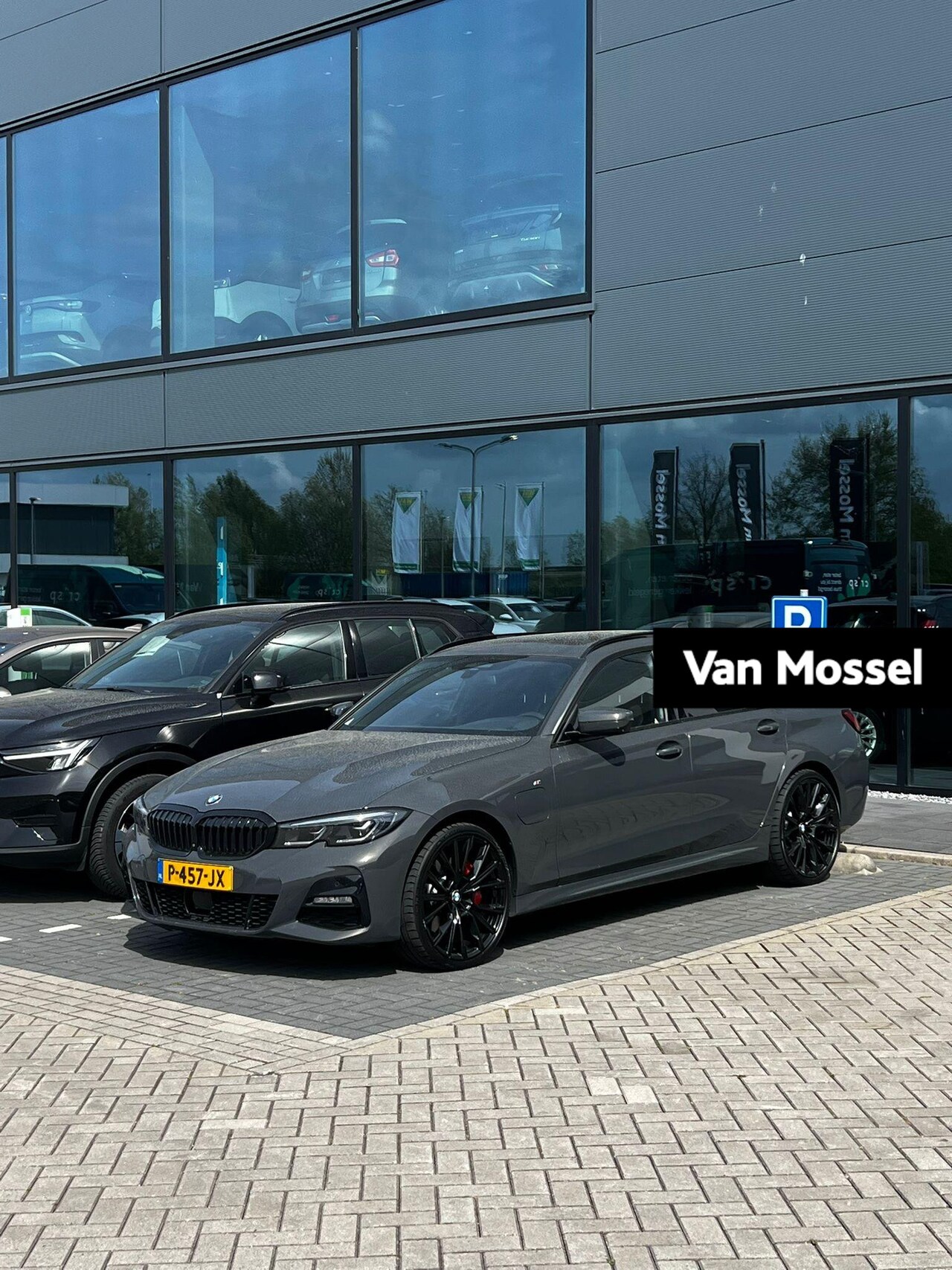 BMW 3-serie Touring - 330e Business Edition Plus M SPORT | PANORAMADAK | LASER LED | SFEER | CAMERA - AutoWereld.nl