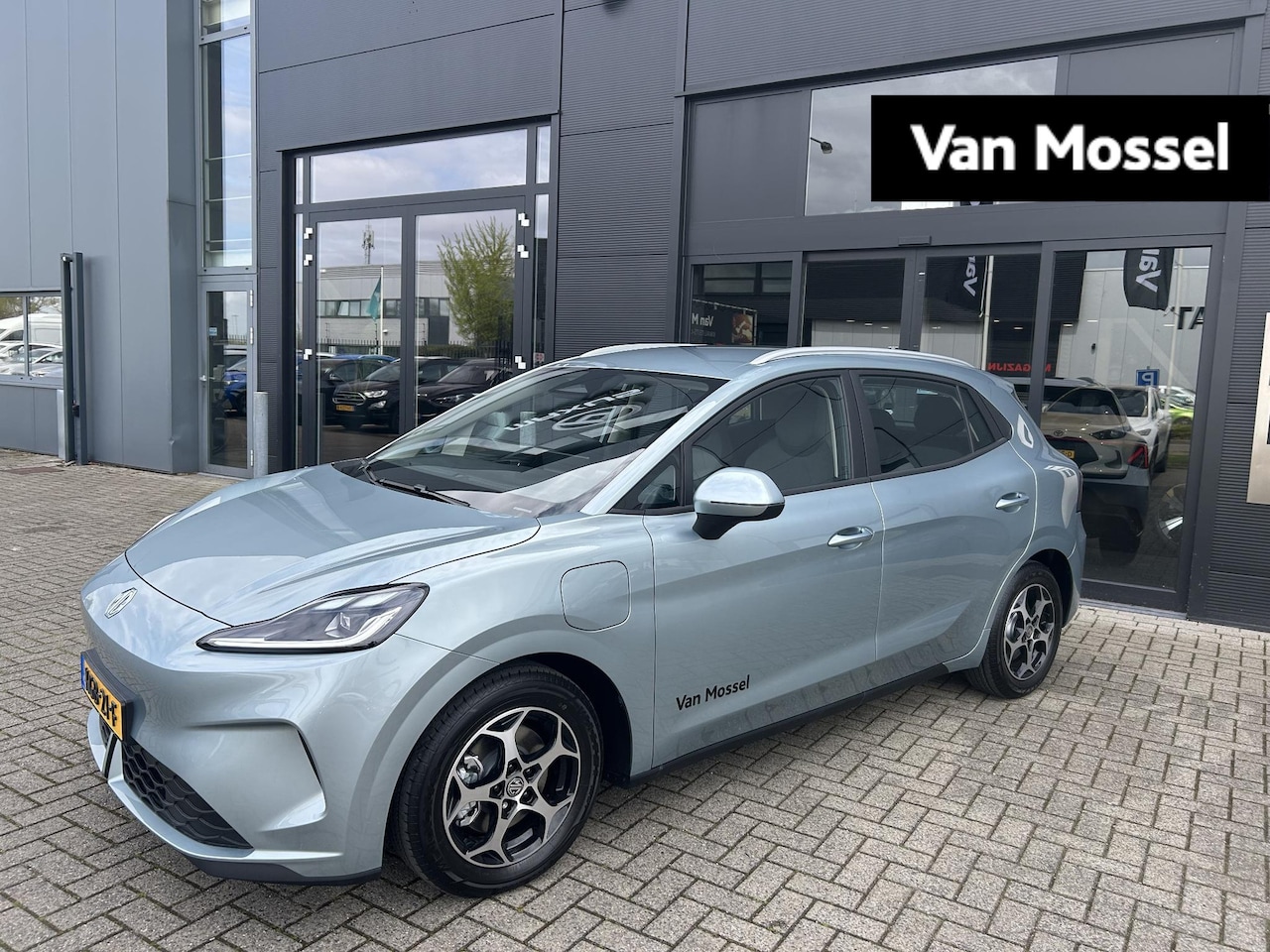 MG MG4 Electric - Urban Comfort 43 kWh | 16 inch Lichtmetalen velgen |  WLTP 325 km | Nieuw model | Vraag na - AutoWereld.nl