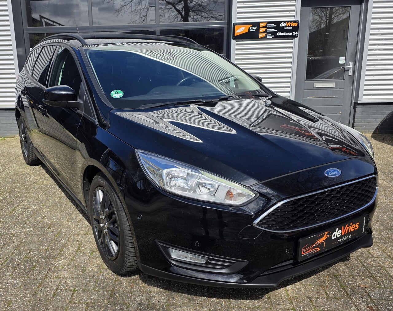 Ford Focus Wagon - 1.0 Trend **AUT-NAVI-PDC** - AutoWereld.nl