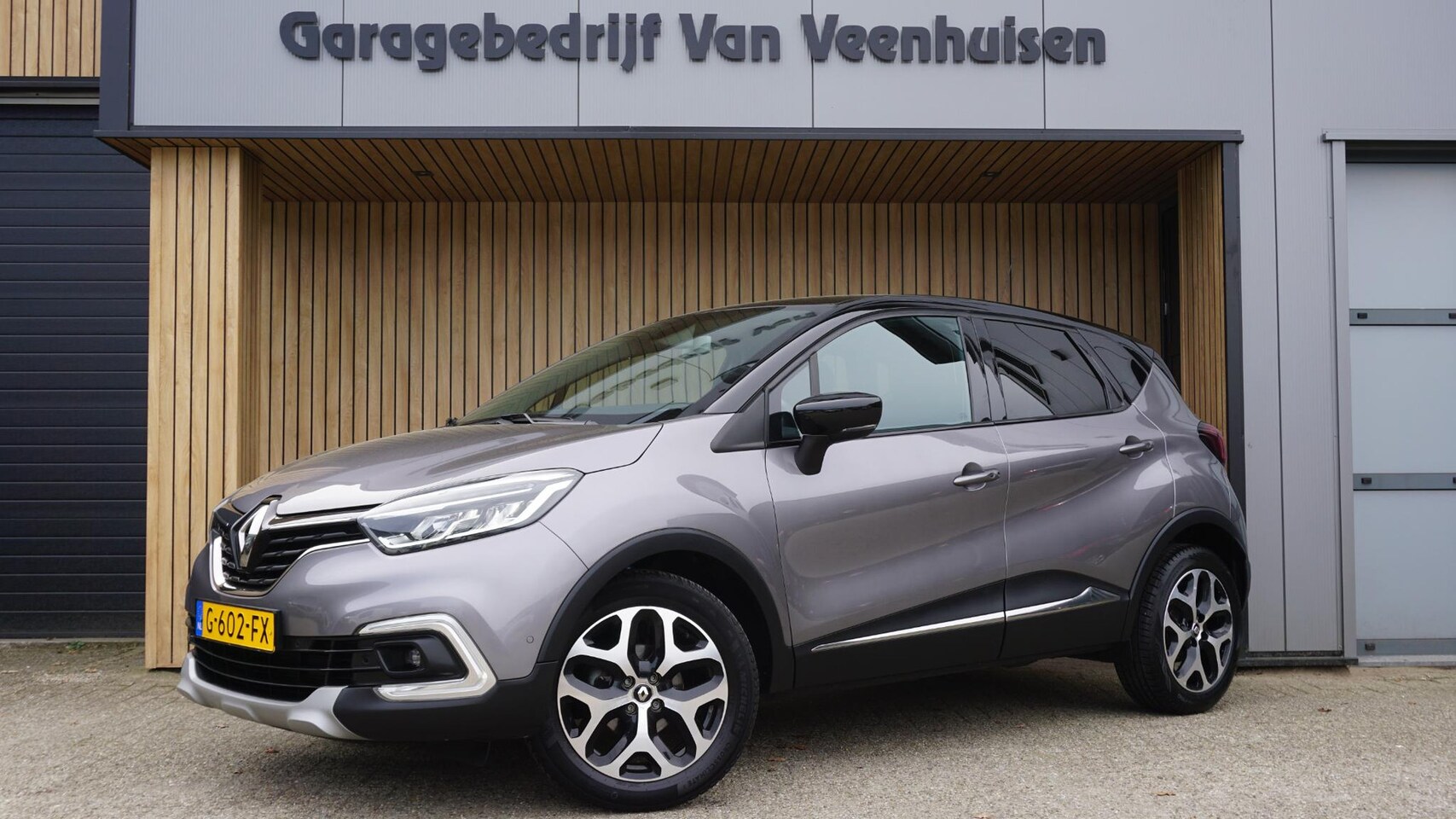 Renault Captur - 0.9 TCe 90pk 5Drs Intens LED Keyless A-Camera Clima Cruise Control *NL Captur* - AutoWereld.nl