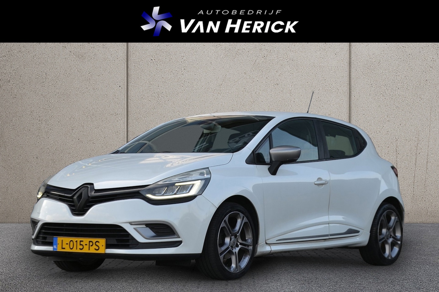 Renault Clio - 1.2 TCe 118PK GT Line | Navigatie | Sportstoelen | Cruise Control - AutoWereld.nl