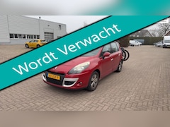 Renault Scénic - 1.4 TCE 131pk Clima Cruise Navi Trekhaak 1300kg