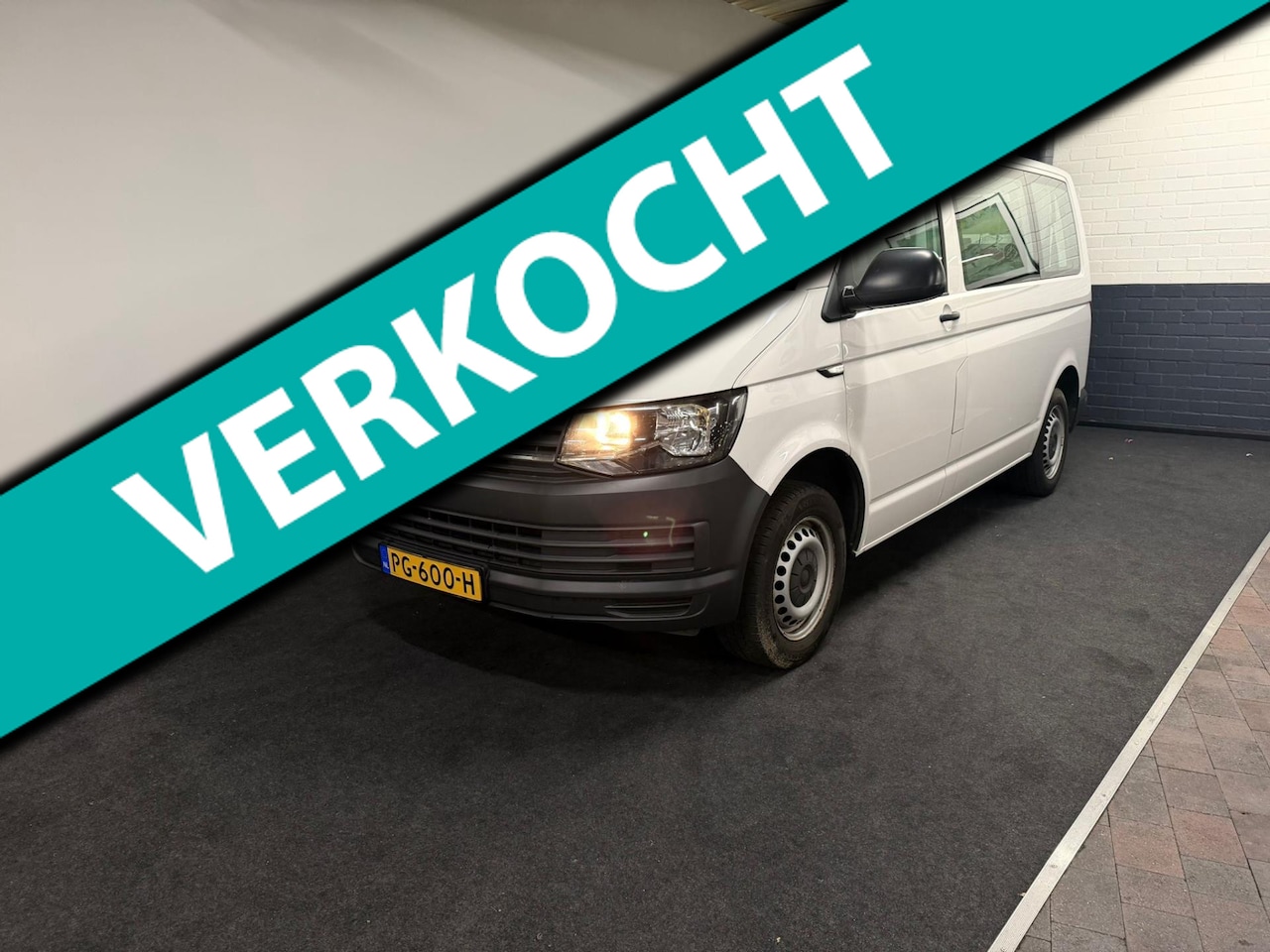 Volkswagen Transporter Kombi - 2.0 TDI L1H1 2.0 TDI L1H1 - AutoWereld.nl