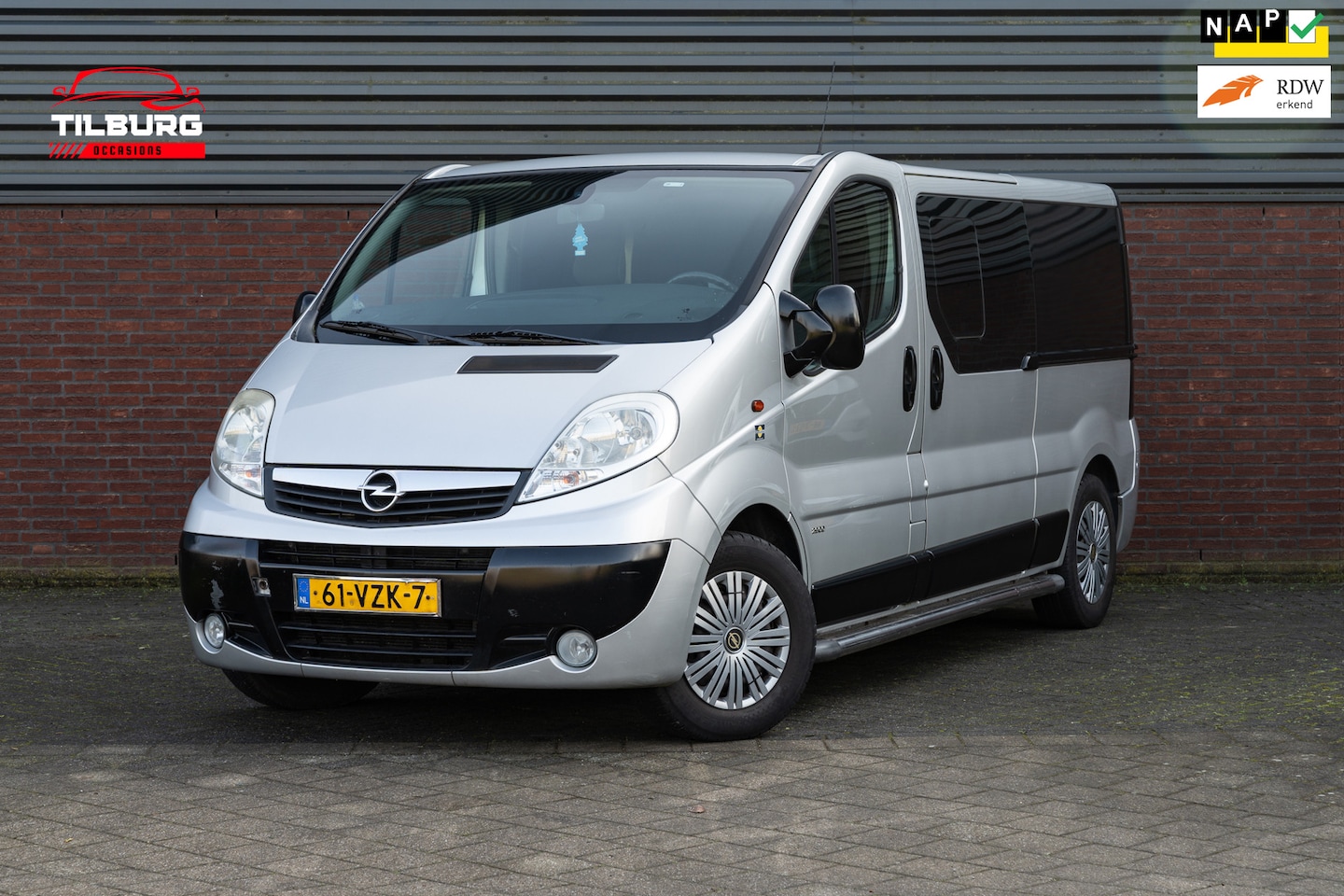 Opel Vivaro - 2.5 CDTI L2H1 DC Rolstoelbus | LIFT| - AutoWereld.nl