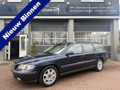 Volvo V70 - 2.4 T Geartronic Trekhaak, Clima Bj 2000 Leuk beginner auto