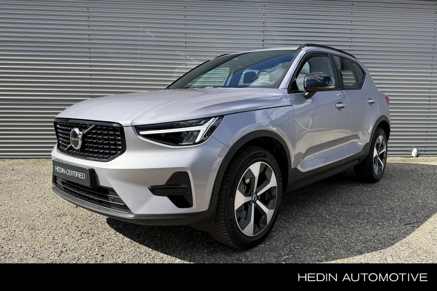 Volvo XC40 - B4 Plus Dark | Adaptive Cruise | BLIS | Power Seats | Trekhaak | Keyless | 19 inch | - AutoWereld.nl