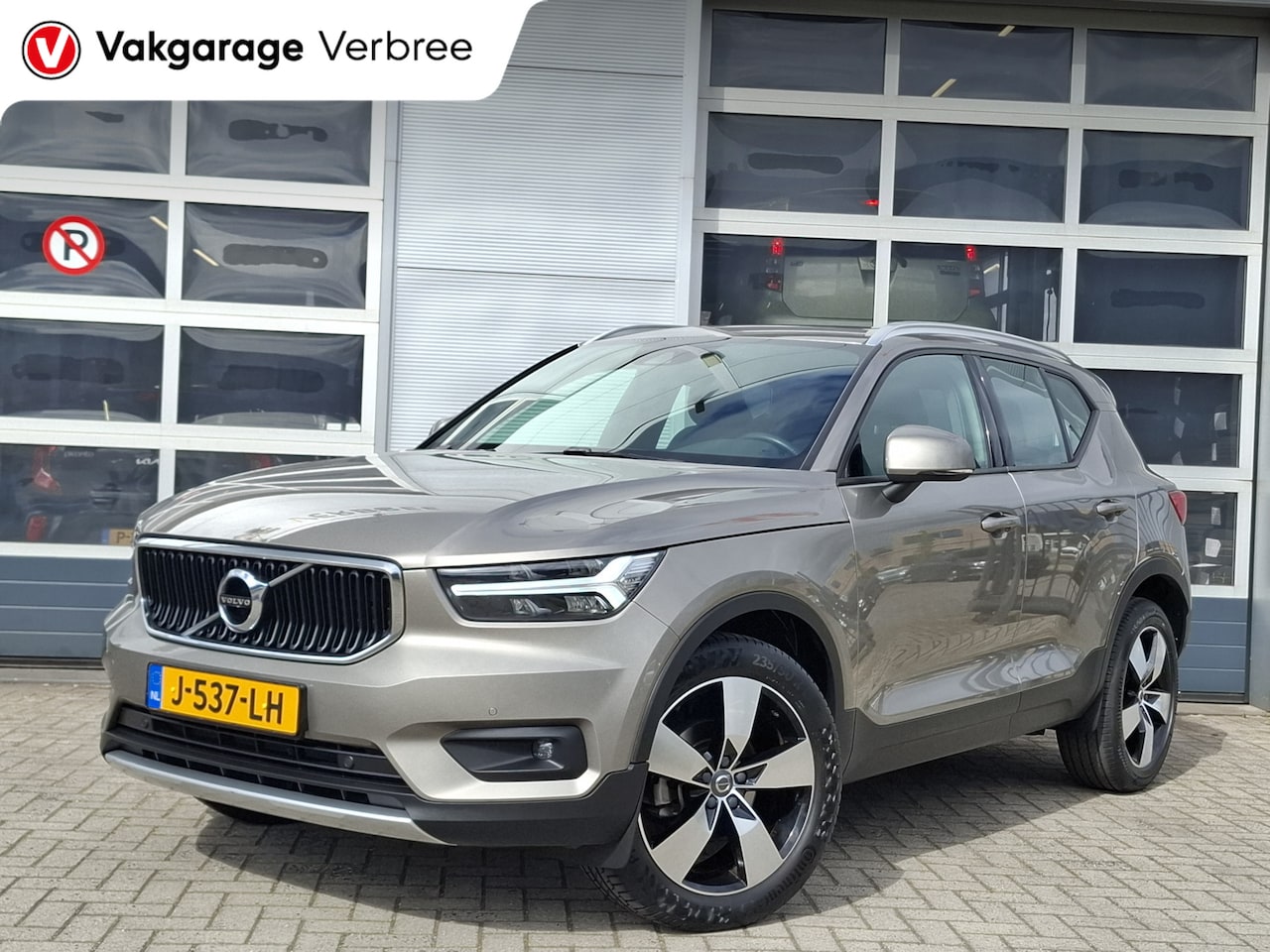 Volvo XC40 - 1.5 T2 Business Pro | Navigatie / Apple Carplay / Android auto | Panoramadak te openen | A - AutoWereld.nl