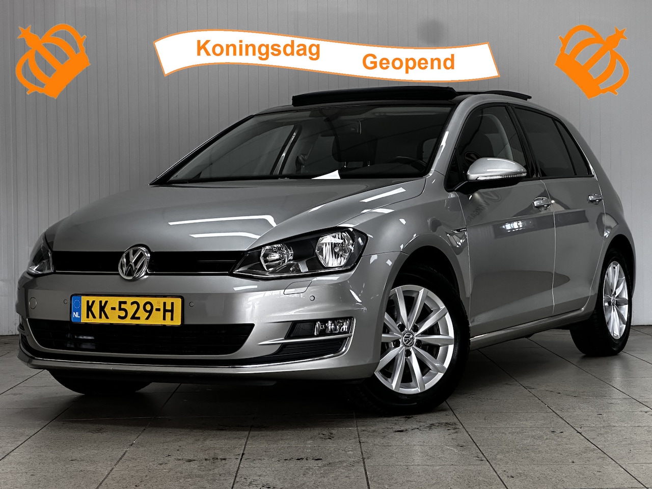 Volkswagen Golf - 1.4 TSI Business Highline/ AUTOMAAT!/ Trekhaak/ Pano-Dak/ PDC V+A/ 16'' LMV/ Stoelverw./ N - AutoWereld.nl
