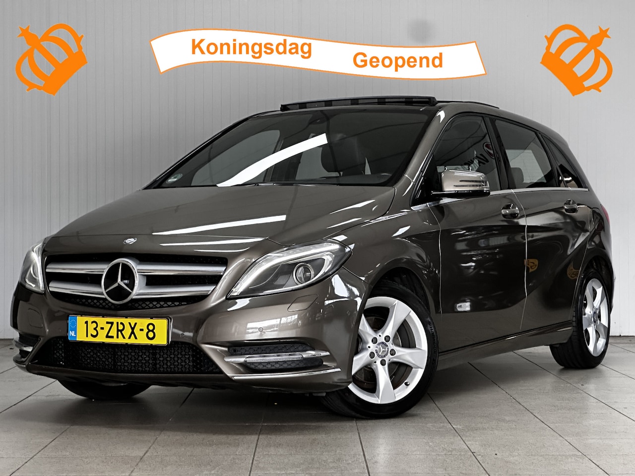 Mercedes-Benz B-klasse - 180 Ambition /AUTOMAAT! /Open Pano-Dak! /Bi-Xenon /Half-Leder /Navi /Airco /Cruise /Elek. - AutoWereld.nl