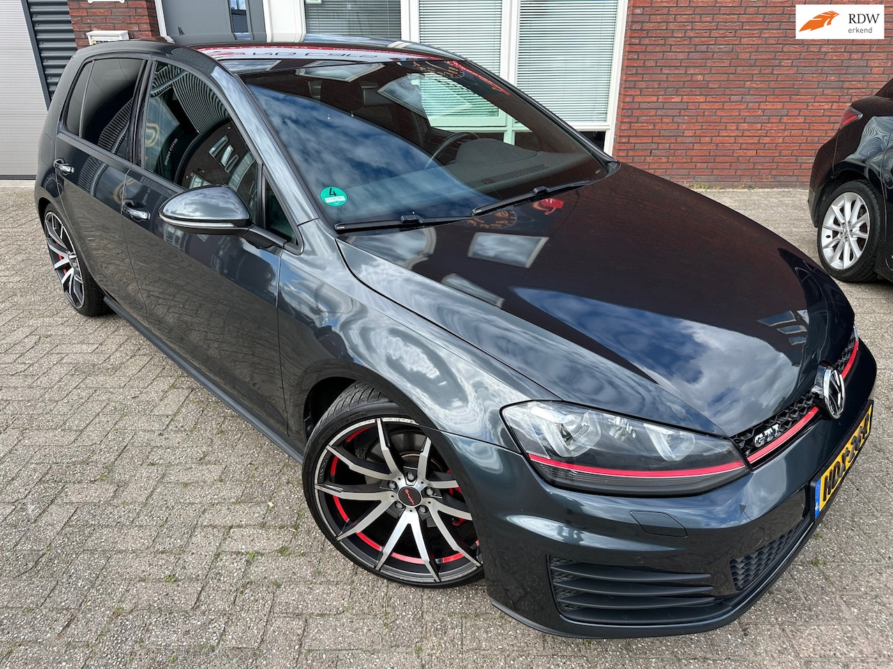 Volkswagen Golf - 2.0 TSI GTI / Navi / Camera / PDC / Carplay / Stoelverwarming - AutoWereld.nl