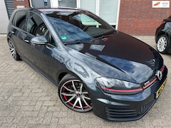 Volkswagen Golf - 2.0 TSI GTI / Navi / Camera / PDC / Carplay / Stoelverwarming
