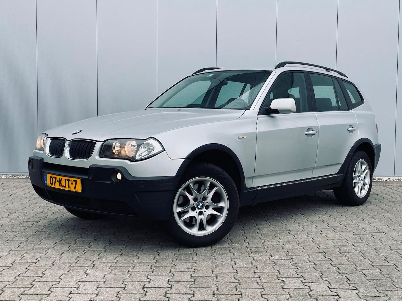 BMW X3 - 2.0i, Navi, Pdc, Cruise, Handgeschakeld. - AutoWereld.nl