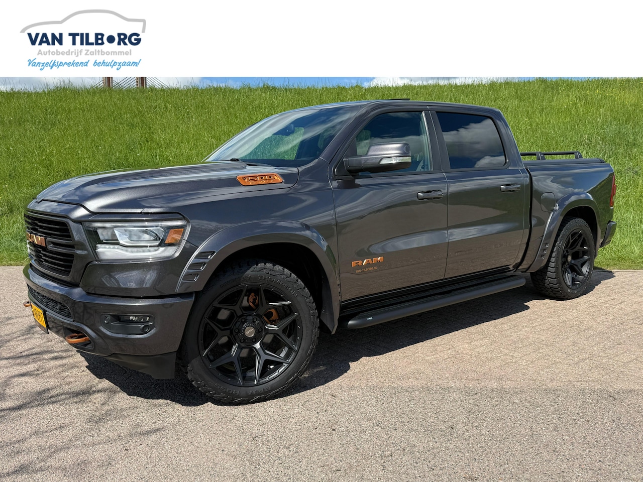 Dodge Ram 1500 - 5.7 HEMI V8 4x4 Crew Cab Big Horn CUSTOM COPPER WIDEBODY | 4-PLAY WHEELS 22” | PANO | ALPI - AutoWereld.nl