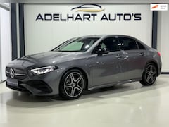 Mercedes-Benz A-klasse - 200 AMG Line Automaat Night Pakket / Navigatie full Map / Cruise Control / Climate Control