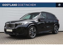 BMW iX1 - eDrive20 M Sport / Sportstoelen / M Adaptief onderstel / Achteruitrijcamera / Stoelverwarm