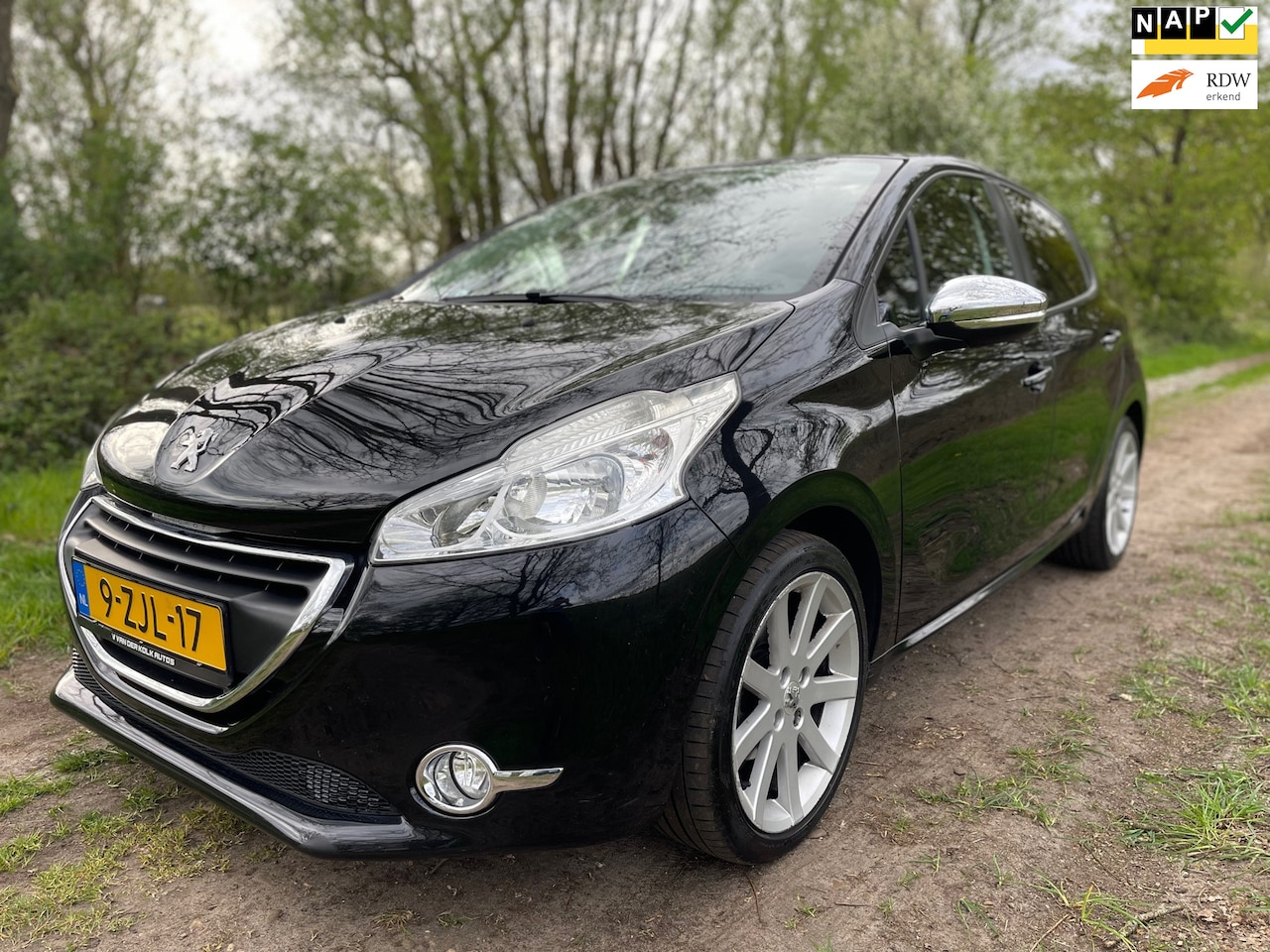 Peugeot 208 - 1.2 PureTech Style Pack/Navi/Trekhaak/P sensor/Cruise! - AutoWereld.nl