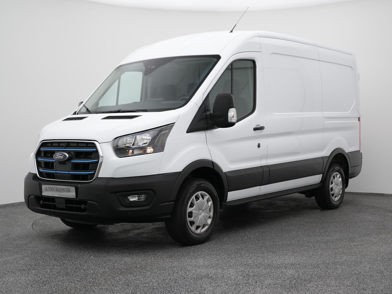Ford E-Transit - 350 L2H2 Trend 68 kWh | CAMERA | CARPLAY | STOELVERW. - AutoWereld.nl