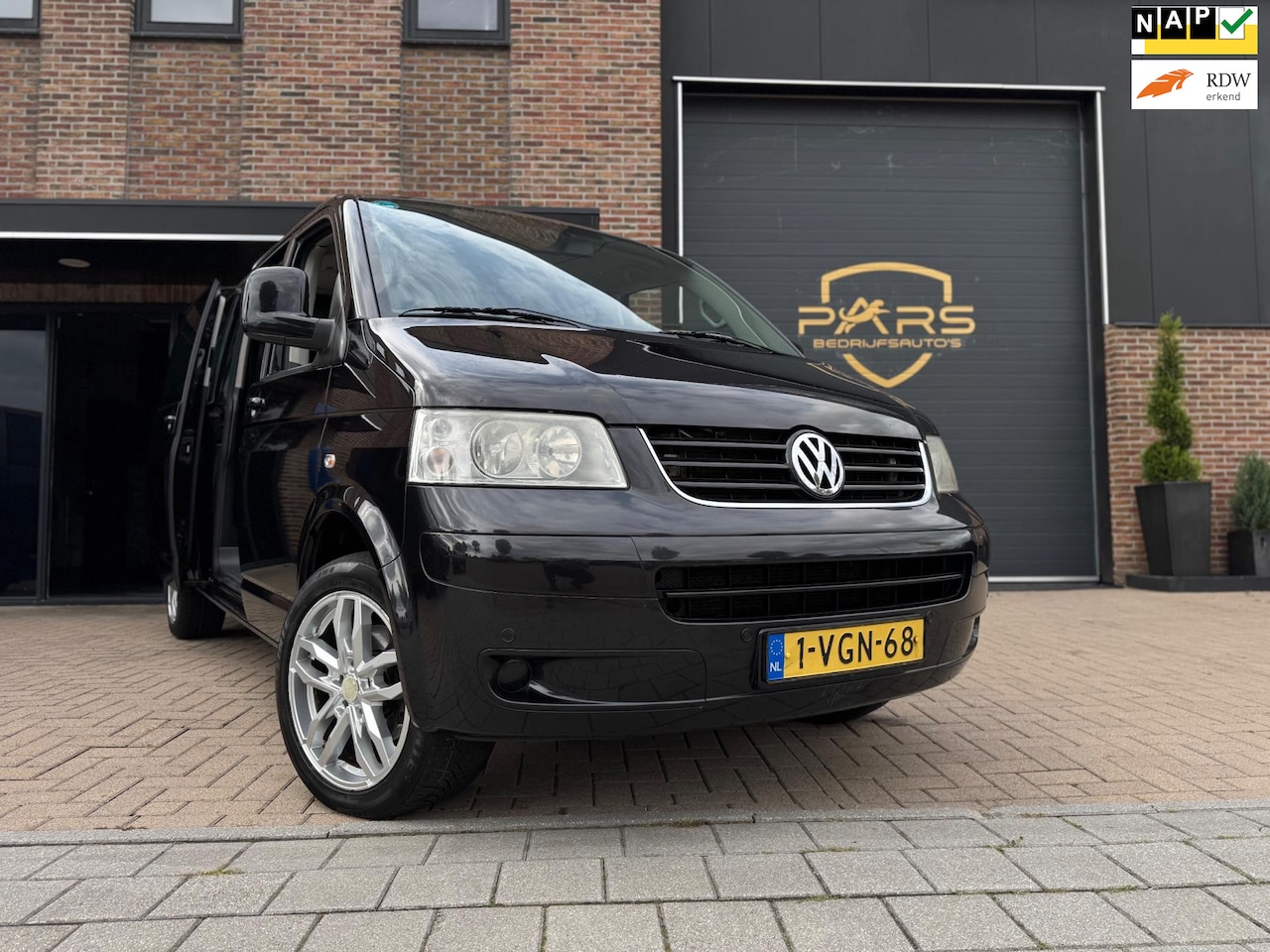 Volkswagen Multivan - 2.5 TDI Highline 340 Lang Automaat 131PK Dubbele Cabine Airco Elk.Ramen Cruise Control Nav - AutoWereld.nl