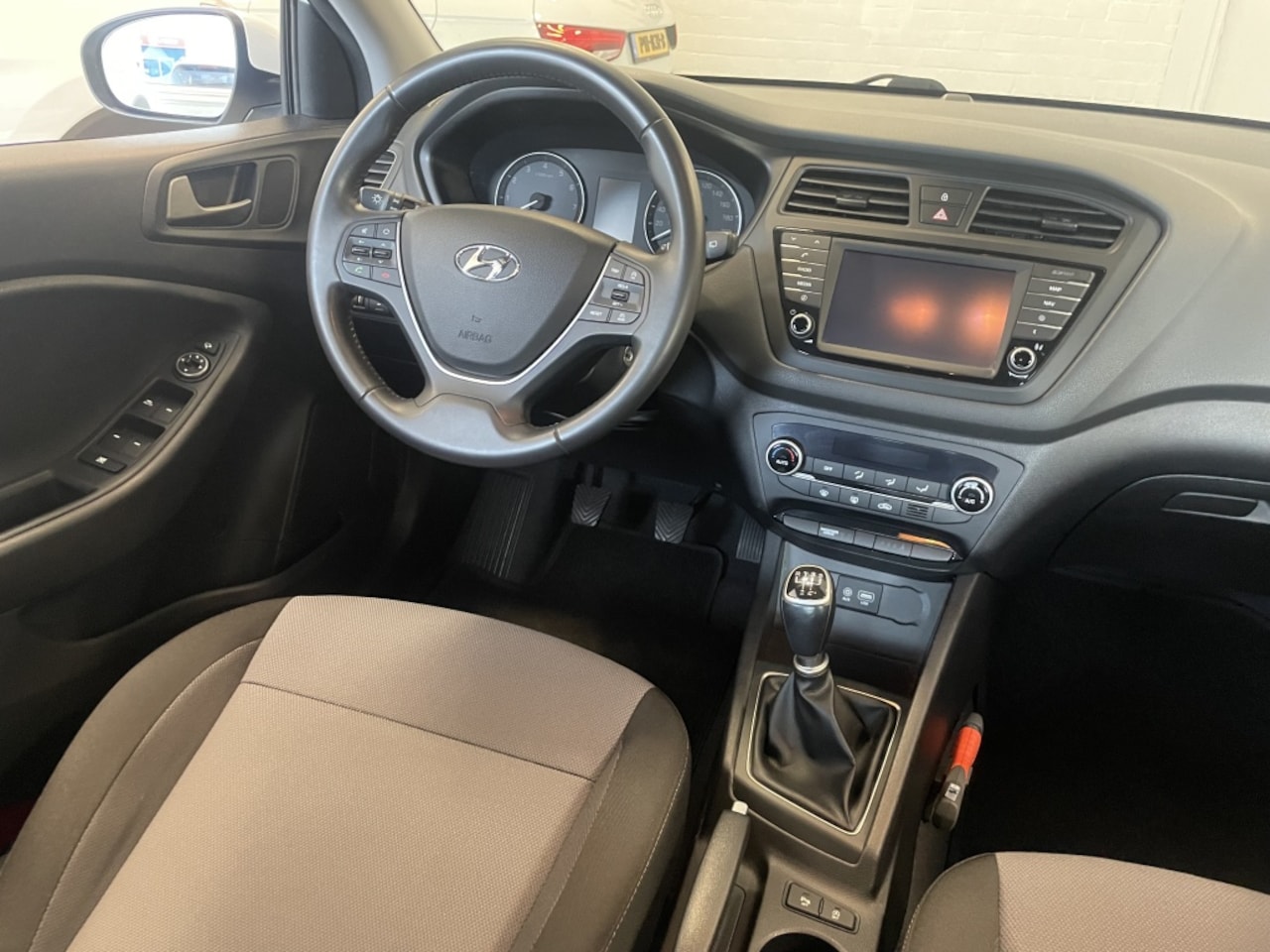 Hyundai i20 - 1.0 T-GDI Comfort + NAVI*RIJKLAARPRIJS*