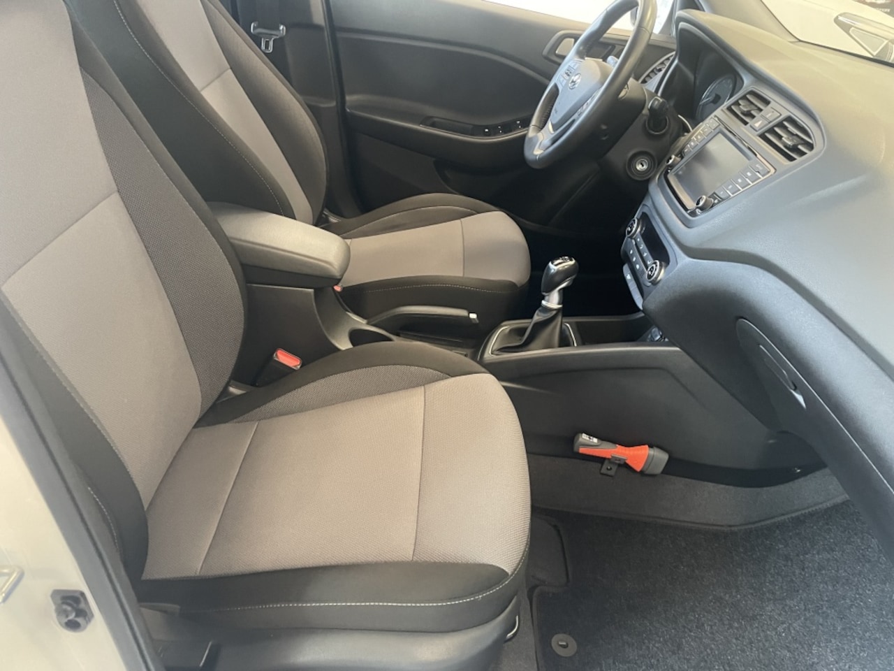 Hyundai i20 - 1.0 T-GDI Comfort + NAVI*RIJKLAARPRIJS*