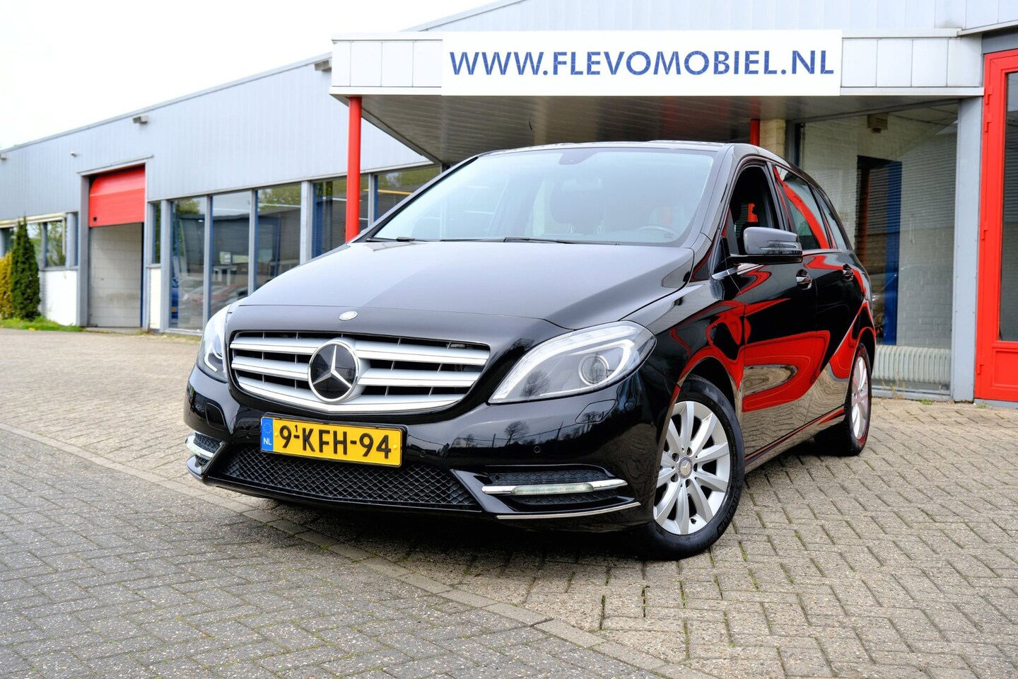 Mercedes-Benz B-klasse - 180 Ambition Aut. Xenon|Navi|Airco|LMV - AutoWereld.nl