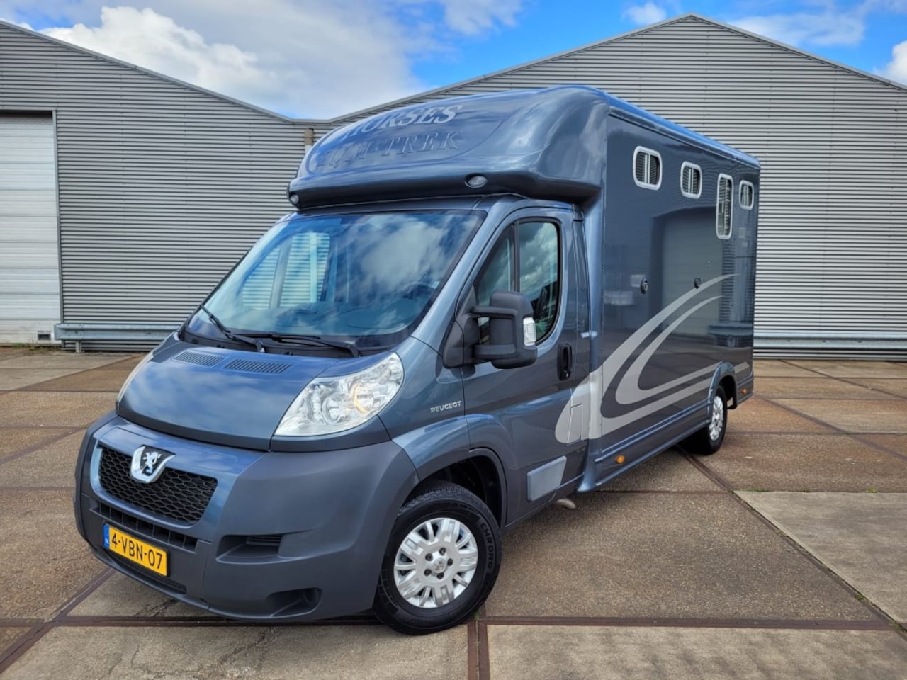 Peugeot Boxer - Horsetruck Paarden vervoer / Lage km stand - AutoWereld.nl