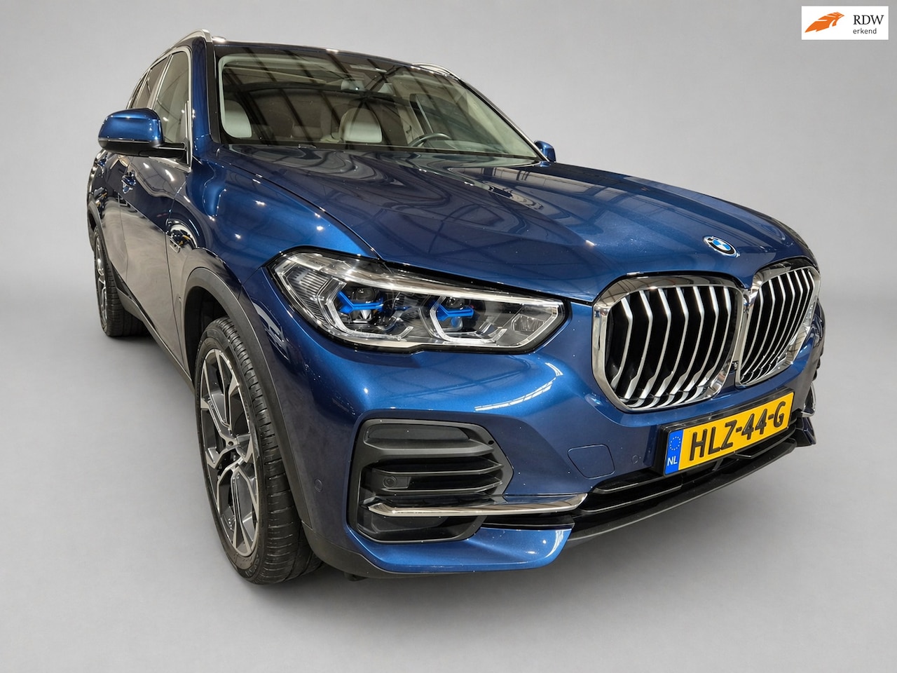 BMW X5 - XDrive45e Executive - Panoramadak - HuD - 360 Camera - Memorystoel - Adapt Cruise - Dealer - AutoWereld.nl